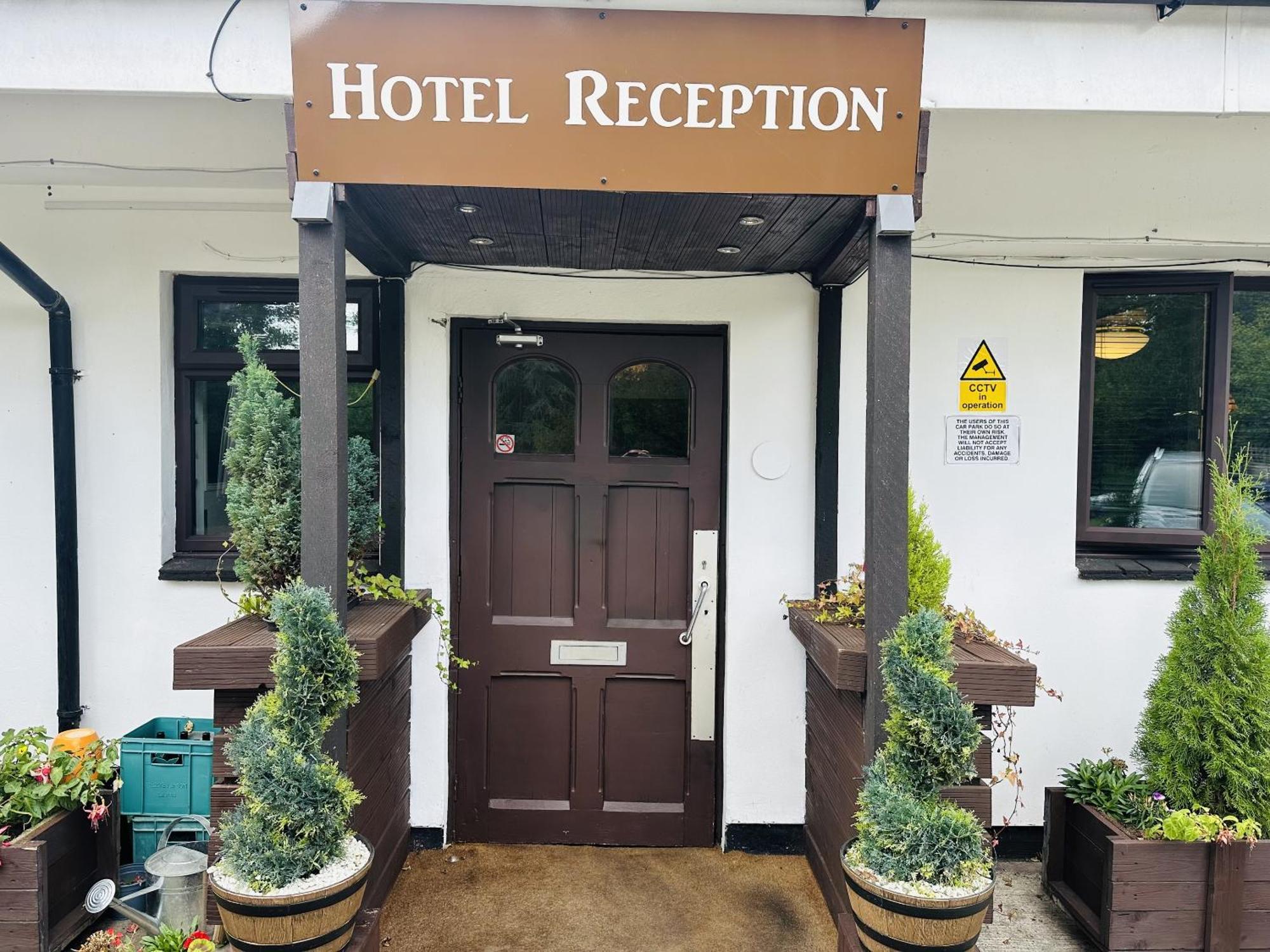 Woodcock Inn Felbridge Exterior photo